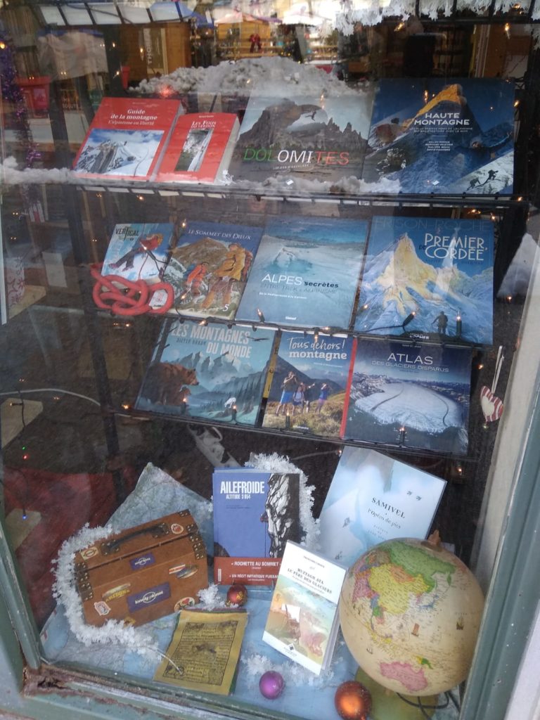 En vitrine, à la librairie la ruelle de digne